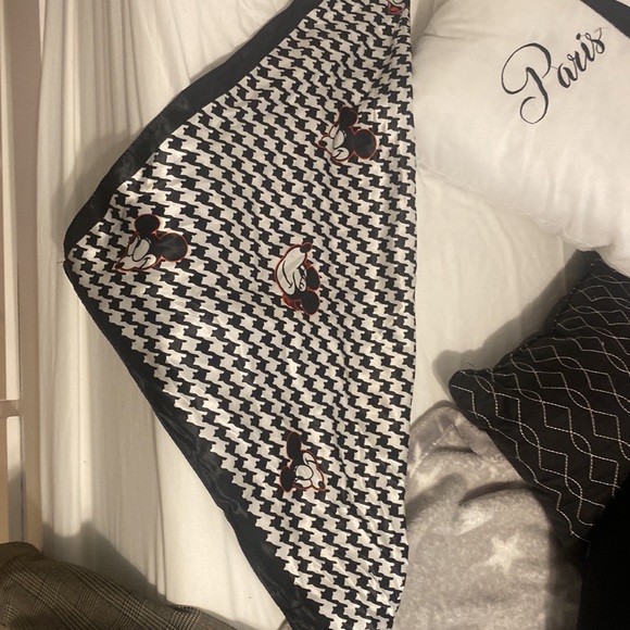 Scarf 🧣 - Picture 2 of 3